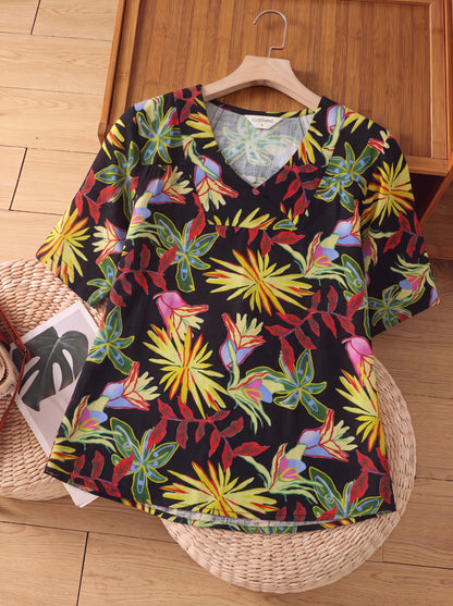 Black, Cotton digital print top, v-neck, regular fit - Clothinco