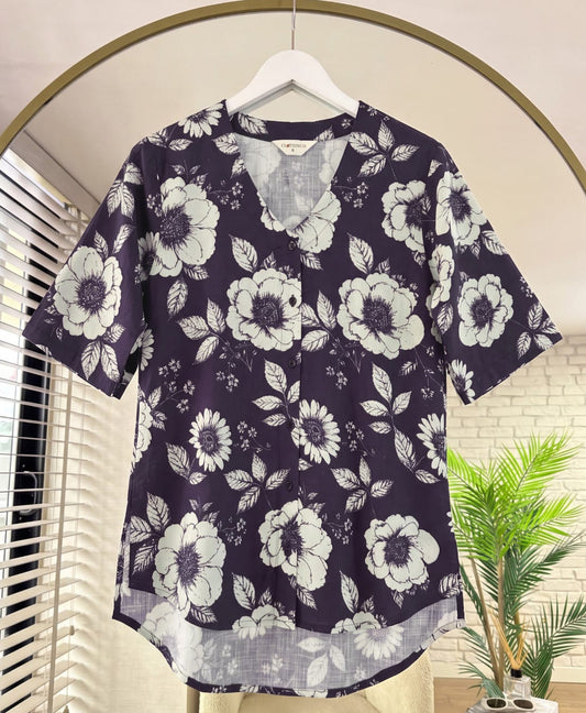 Women's Cotton digital print shirt, v-neck, regular fit - side view - Clothinco